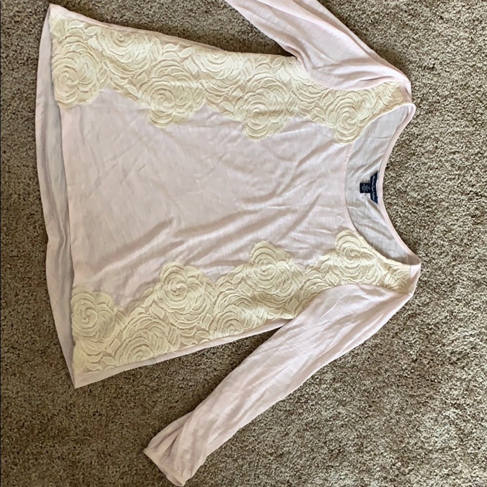 Adorable spring time AE shirt